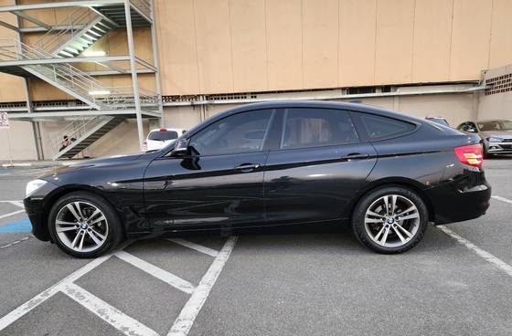 BMW 320i 2.0 GT SPORT 16V TURBO GASOLINA 4P AUTOMÁTICO BMW 320i 2.0 GT SPORT 16V TURBO GASOLINA 4P AUTOMÁTICO